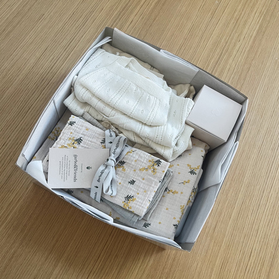 NEWBORN GIFT BOX