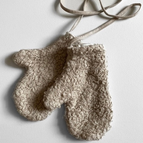 The Sherpa Mitten | Wheat