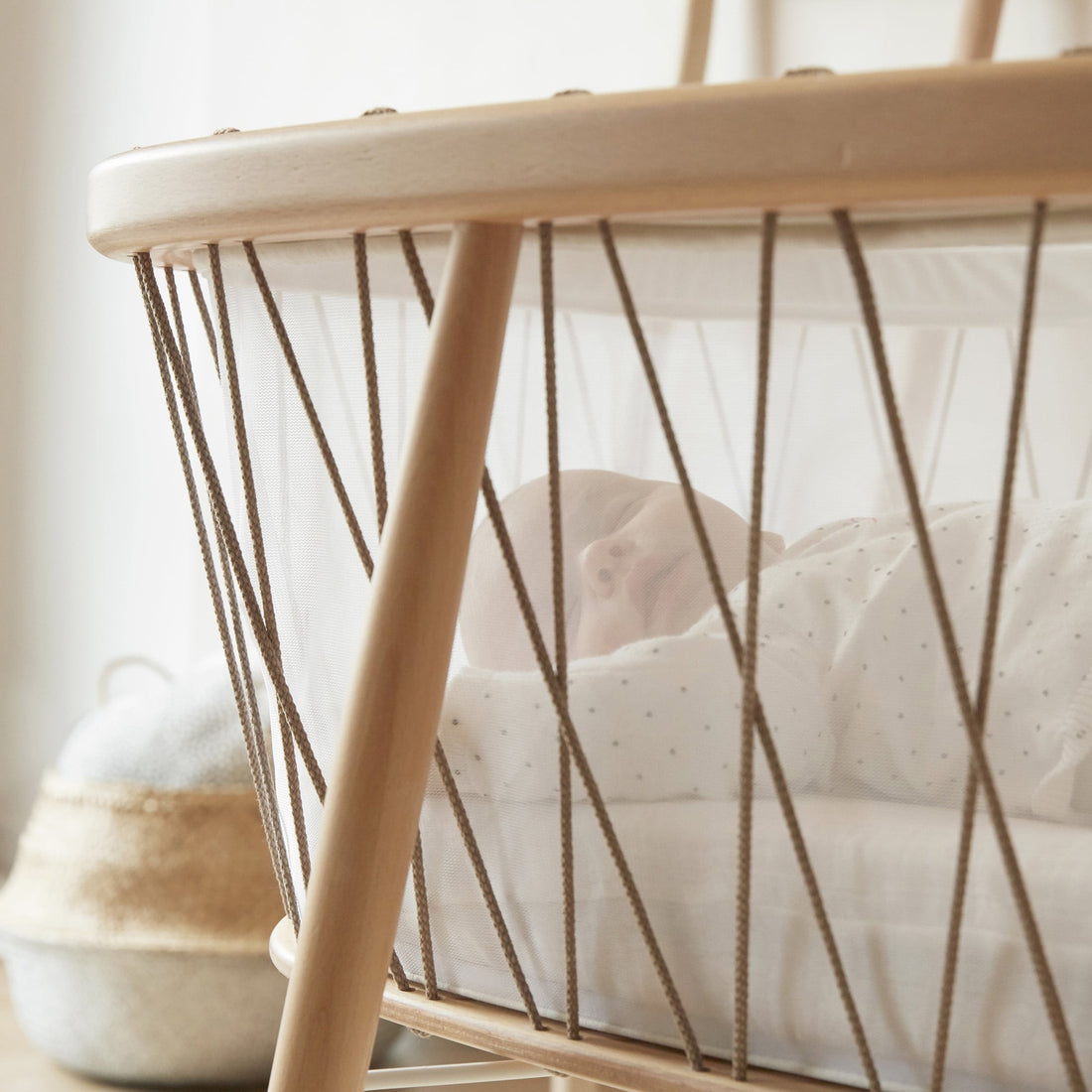 KUMI Bassinet | Hazelnut