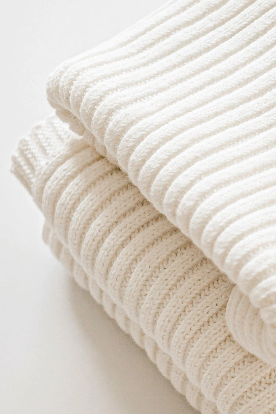 Powder Ribbed Knit Blanket